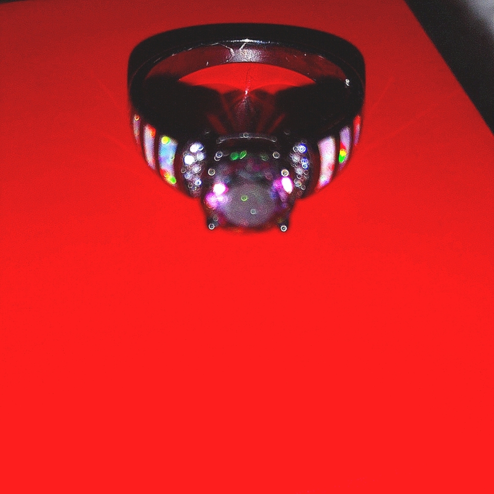 NWOT- Peermont Jewelry Ring, w. Box- Mother of Pearl, Beetlejuice inspired Size7